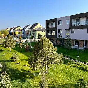 דירה Libertatii Gardens Residences, אוטופן